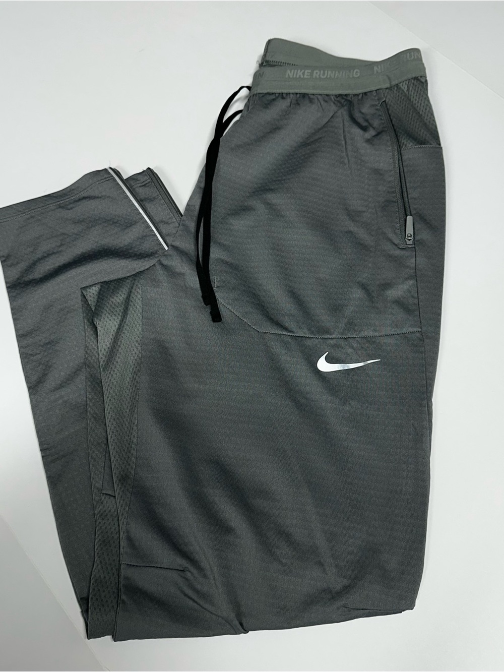 Nike Men’s Gray phenom dri fit Running Pants with Drawstring, reflective